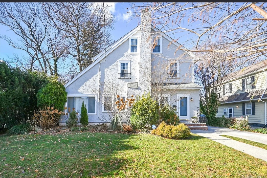 BEAUTIFULLY MAINTAINED HOMES